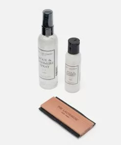 The Laundress X Frances Valentine Hanging Cosmetic Kit 7 The Laundress X Frances Valentine Hanging Cosmetic Kit